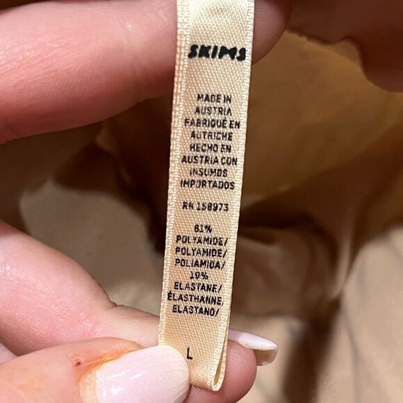 NWOT Skims Hosiery Full Control Tights Nylon Stockings High Rise Seamless Nude L - Picture 3 of 3